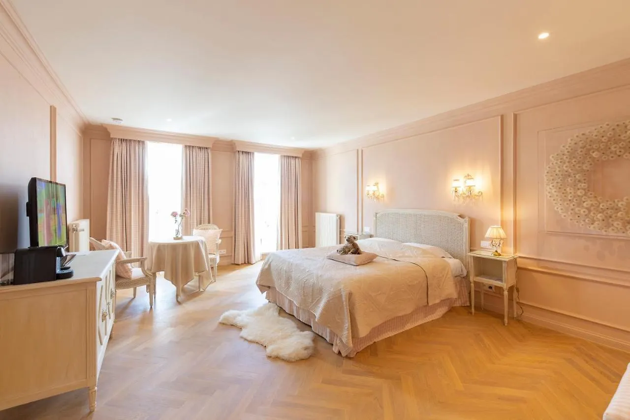 Guesthouse Mirabel Bruges 4*,