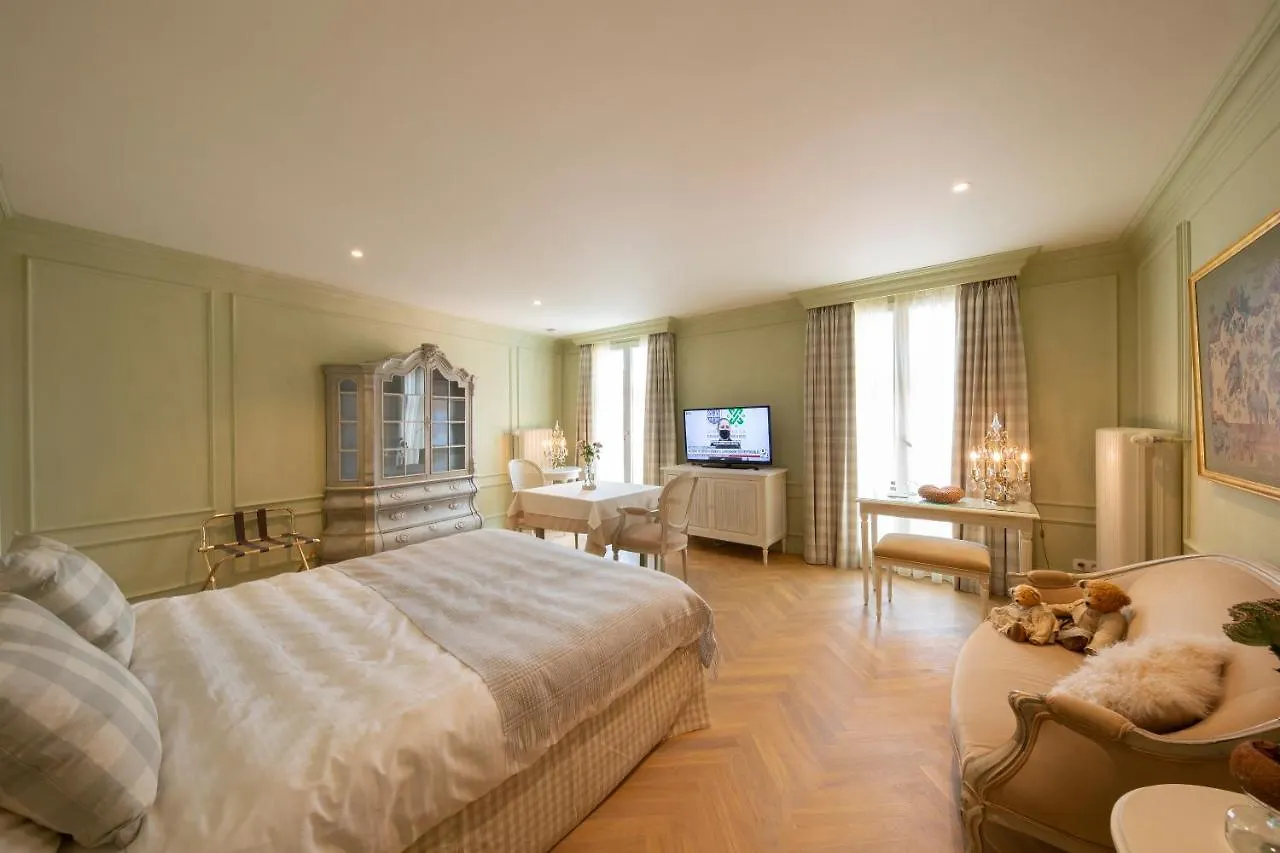 Guesthouse Mirabel Bruges 4*,