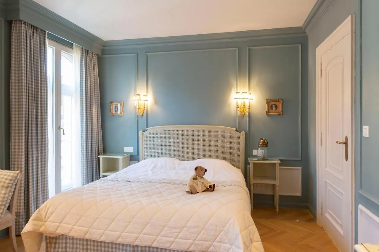 Guesthouse Mirabel Bruges 4*,