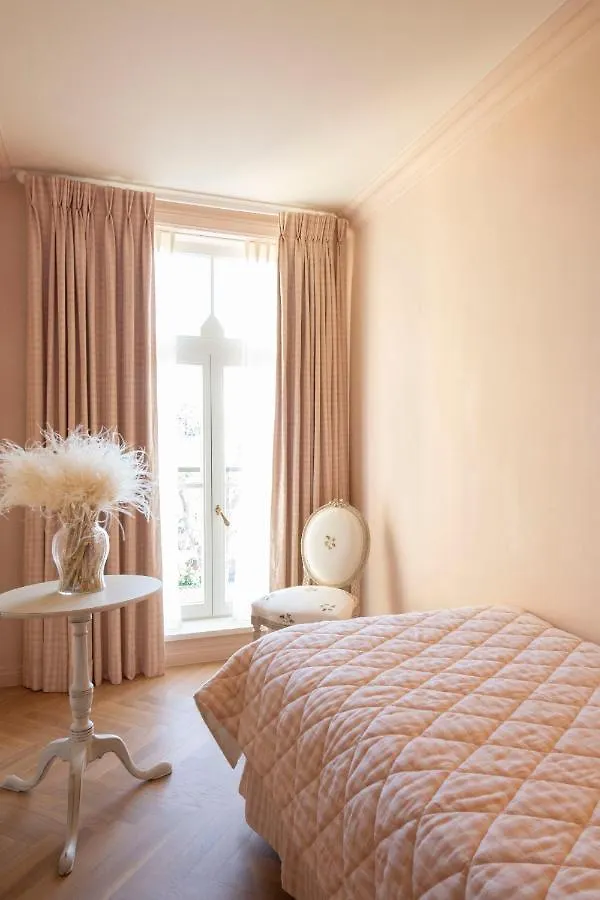 Guesthouse Mirabel Bruges 4*,